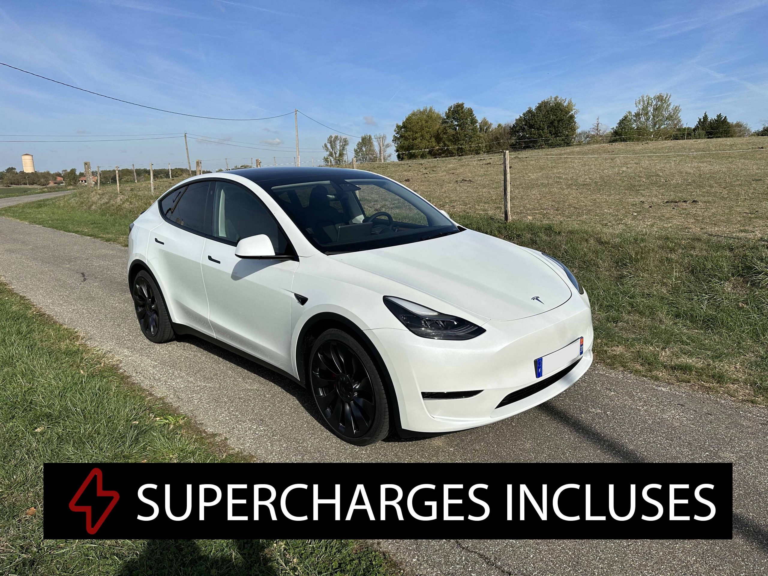 Tesla Model Y Bleu - ROAD54