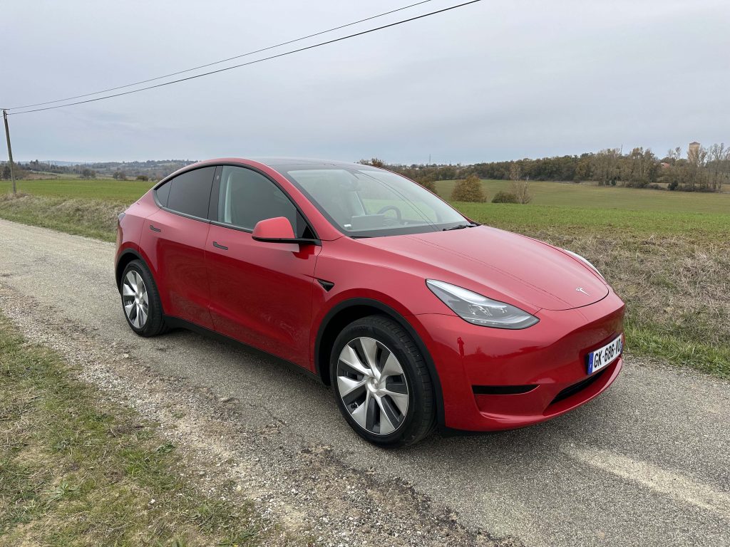 Tesla Model Y Rouge Ceramique